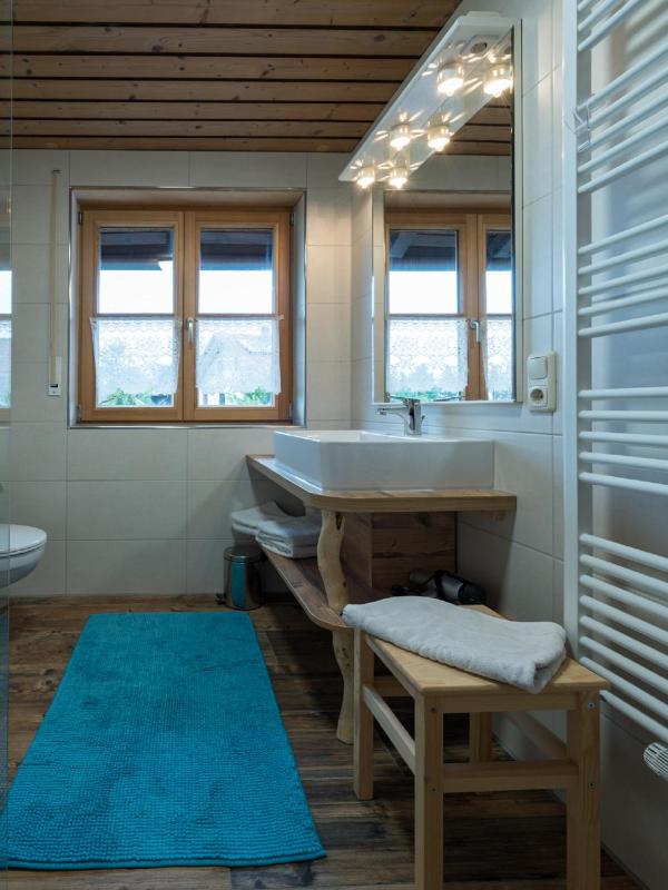 One-Bedroom Apartment image 3