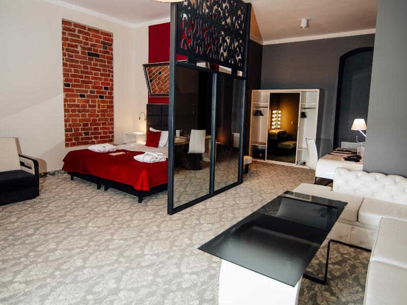 Castle Chambers Apartment - Castle image 4