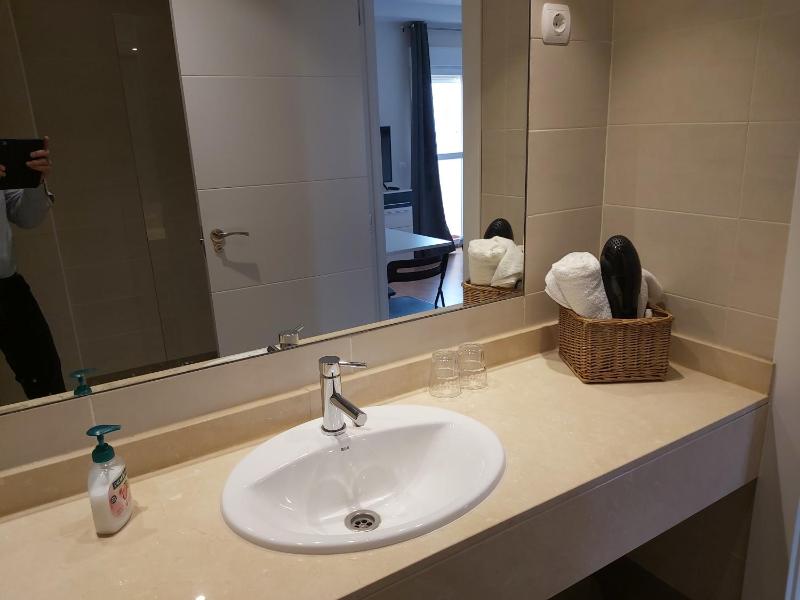 Studio Apartment image 3