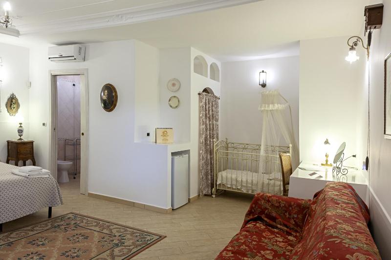 Superior Family Room image 3