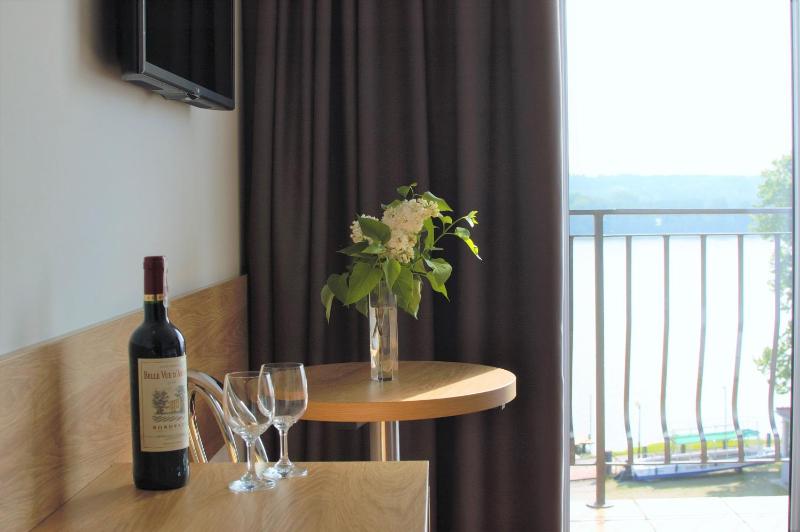 Double or Twin Room with Balcony and Lake View image 4