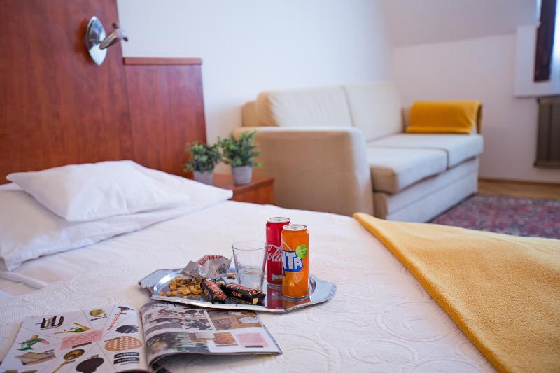 Double or Twin Room with Balcony image 4
