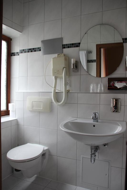 Quadruple Room with Shower image 2