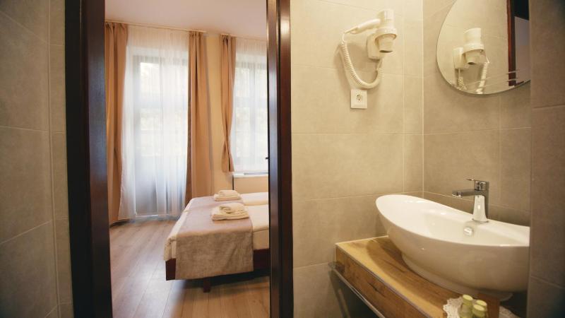 Deluxe Double Room with Balcony image 3