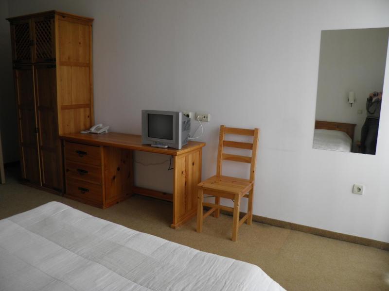 Double or Twin Room image 4