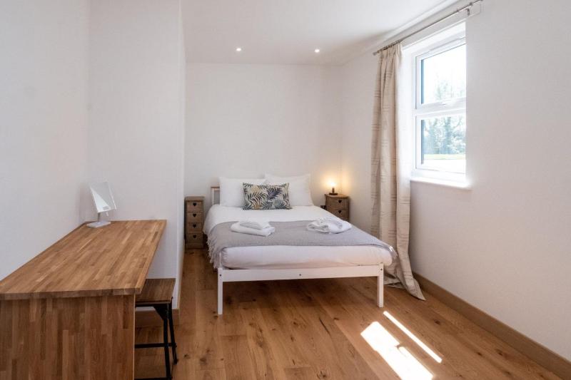 Three Tuns Apartments - Hazel - Aldeburgh Coastal Cottages - image 3