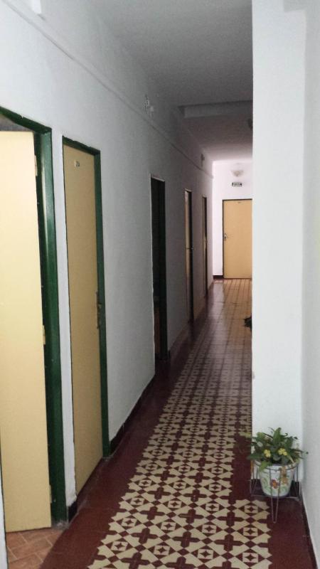 Single Room with Shared Bathroom image 2