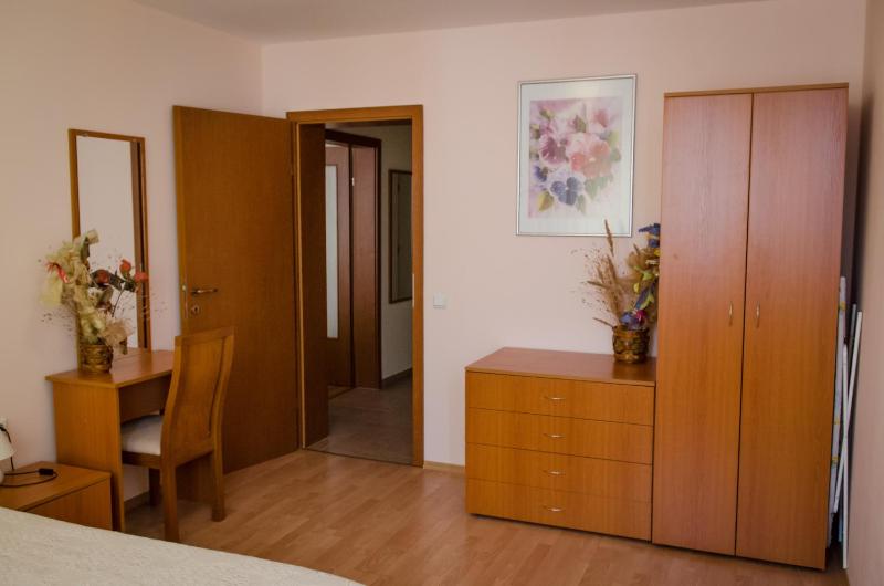 One-Bedroom Apartment with Balcony image 2