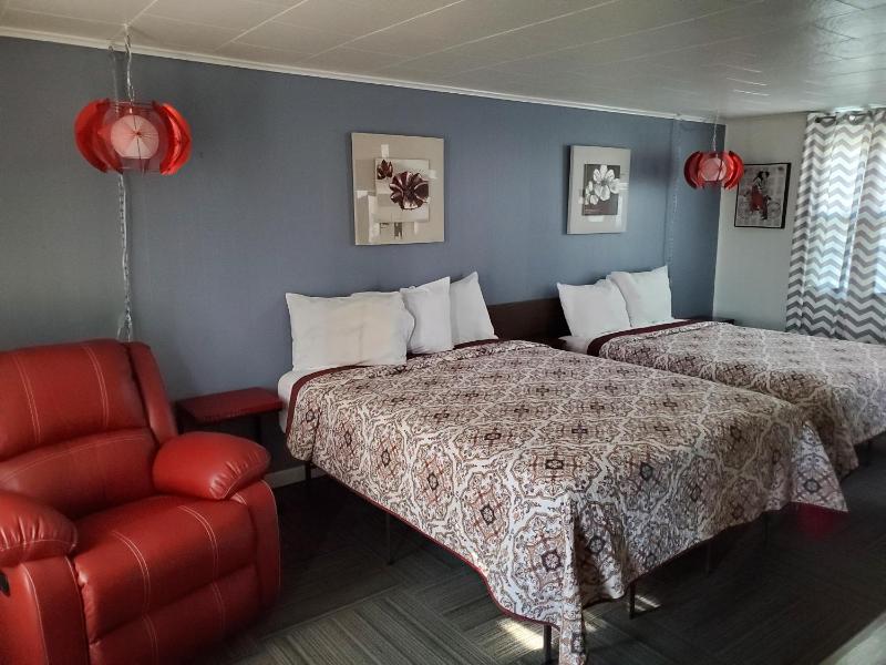 Double Room image 2