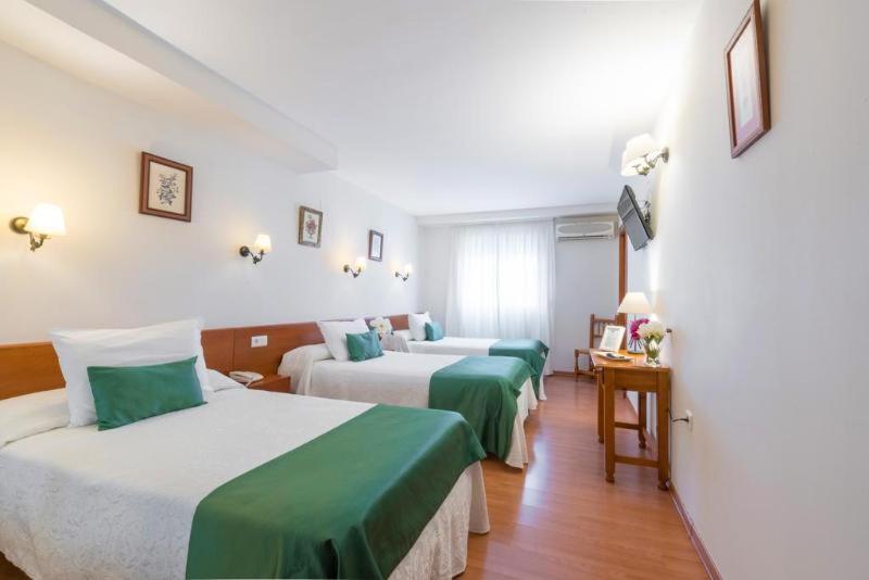 Room #1191417 image 2