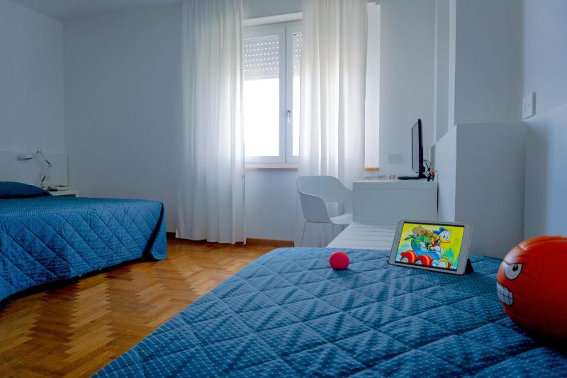 Quadruple Room image 3