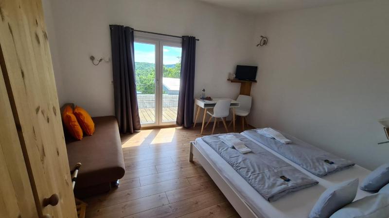 Double Room with Balcony image 3