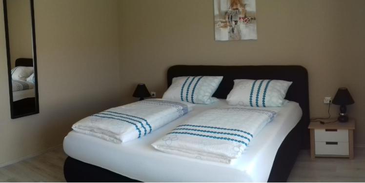 Double Room with Private Bathroom image 2