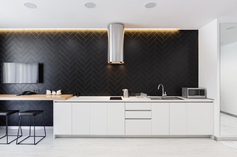 Superior One-Bedroom Apartment image 3