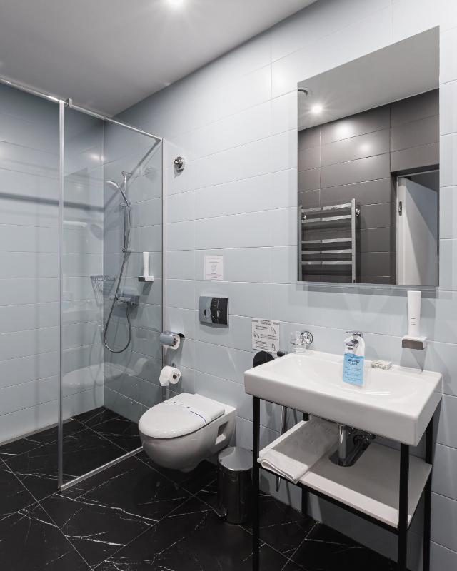 One-Bedroom Apartment image 3