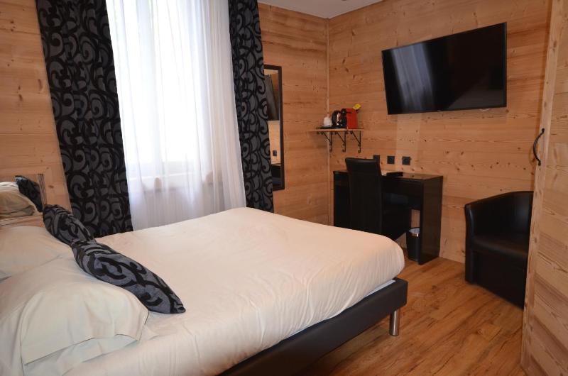 Superior Double Room image 2