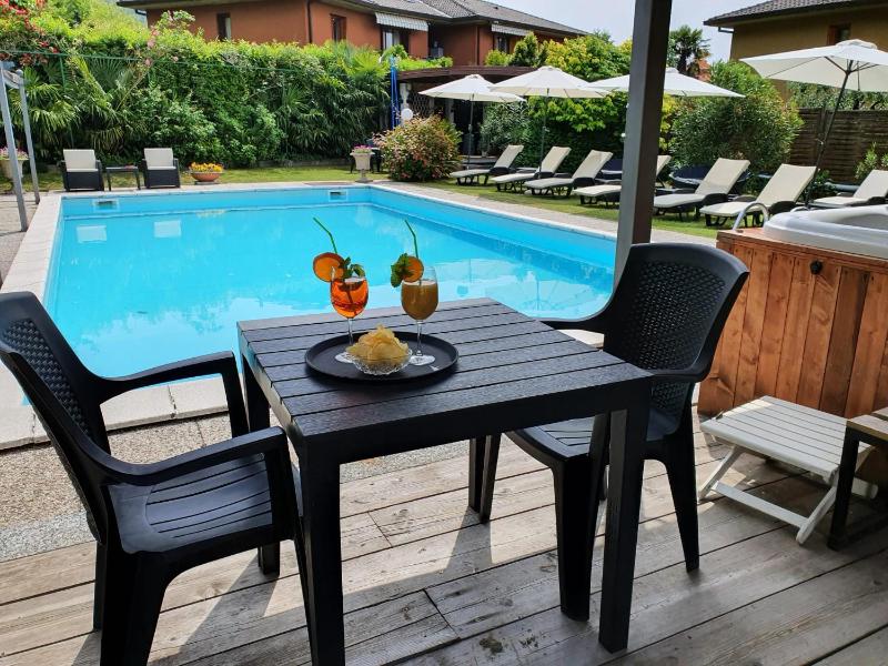 One-Bedroom Apartment image 4