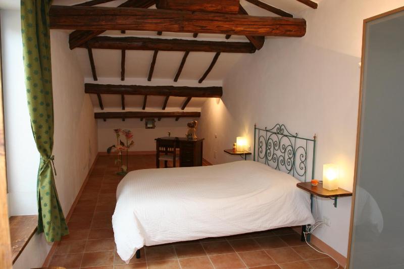 One-Bedroom Apartment image 3