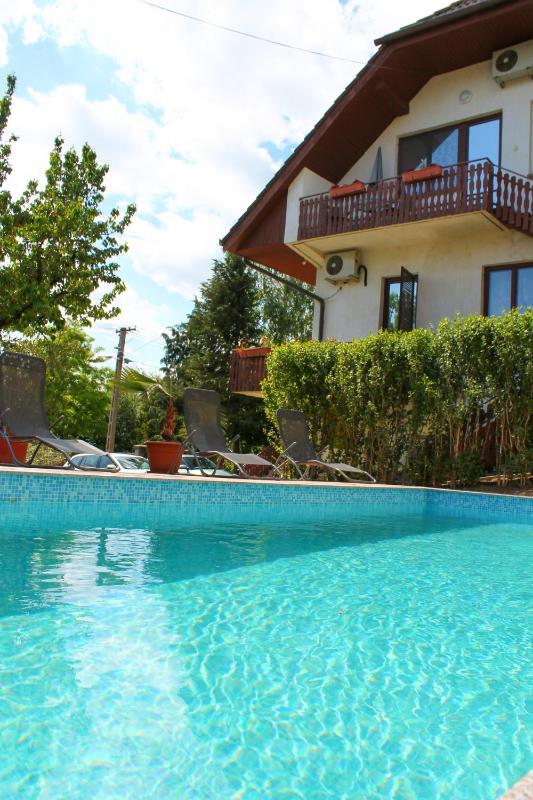 Ibolya Apartmanok Images