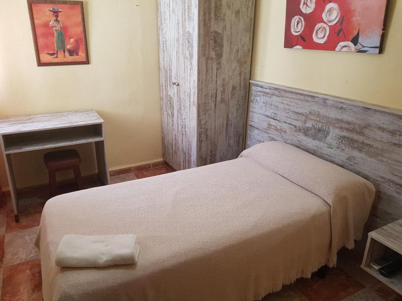 Single Room with Private Bathroom image 2
