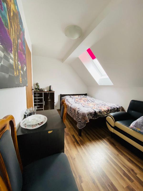 Deluxe Double Room with Bath image 2