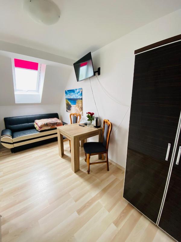 Quadruple Room with Bath image 2