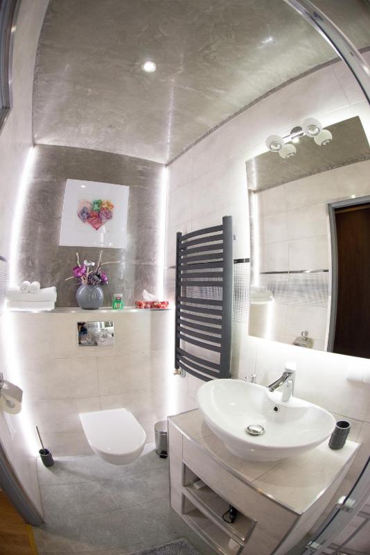 Deluxe Double Room image 2