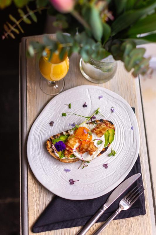 Superior King Room with Balcony image 2