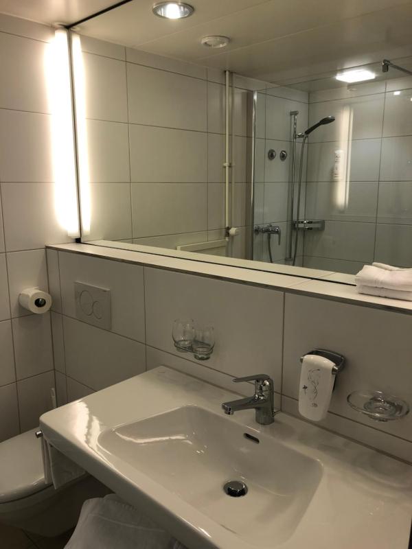 Standard Double Room image 4