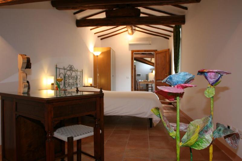 One-Bedroom Apartment image 2