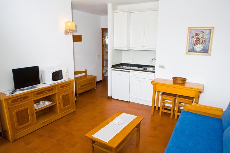 Room #17395915 image 3