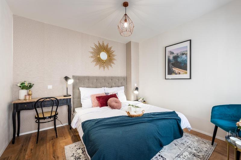 Double or Twin Room with Private Bathroom image 4
