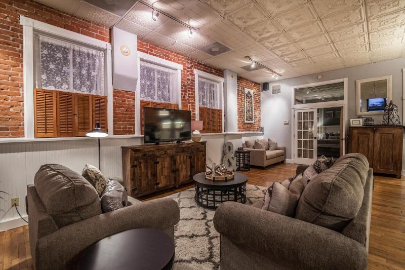 One-Bedroom Apartment image 1
