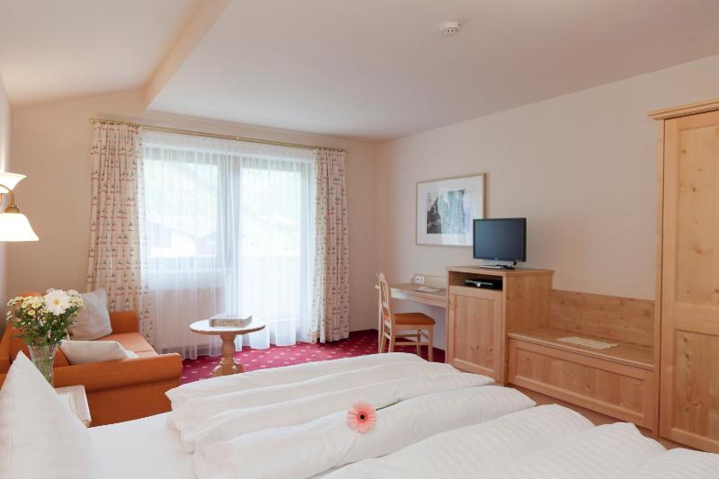Family Room with Balcony (2 Adults + 2 Children) image 2