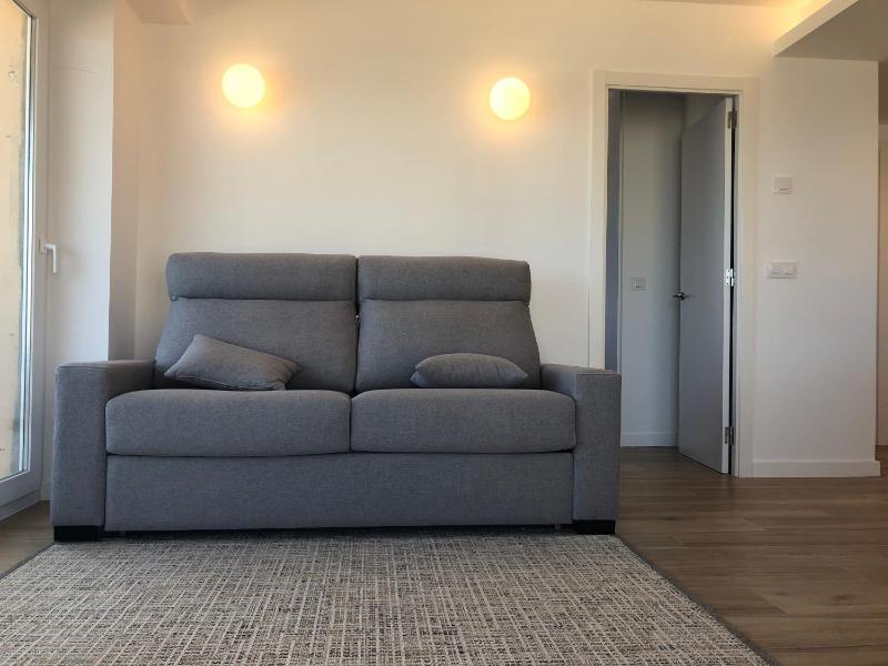 One-Bedroom Apartment with Sea View image 3