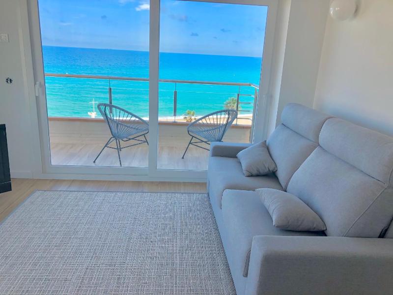 One-Bedroom Apartment with Sea View image 1