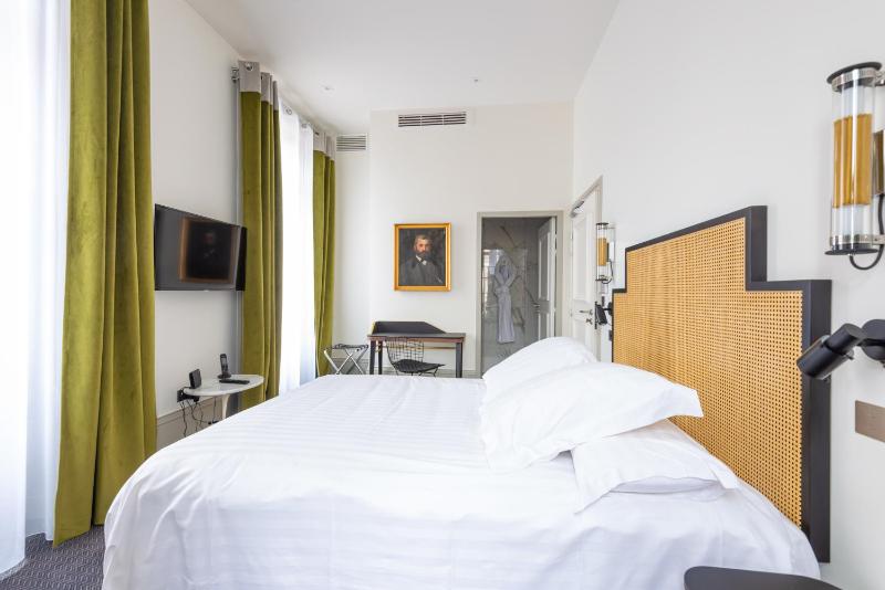 Double Room image 2