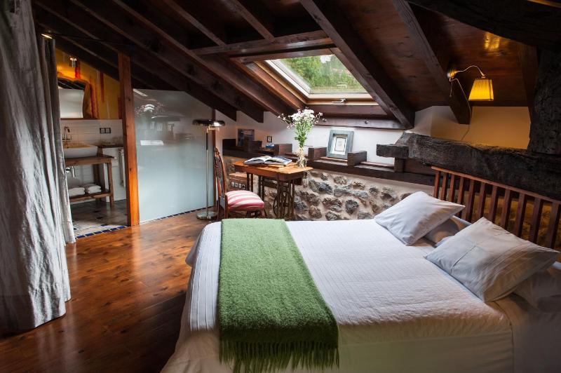 Double or Twin Premium Room image 1
