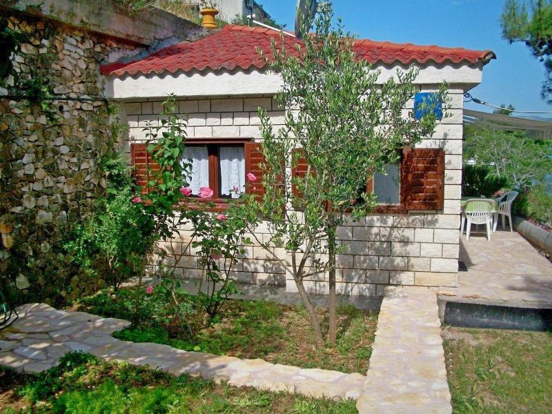 One-Bedroom Holiday Home image 1