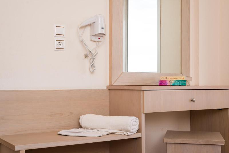Double Room with Balcony image 2