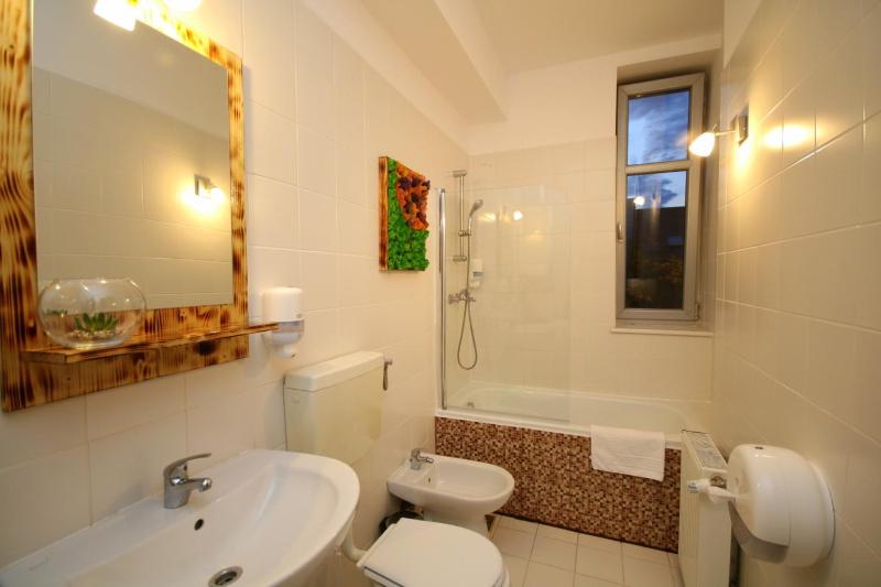 Rustic Studio - image 13
