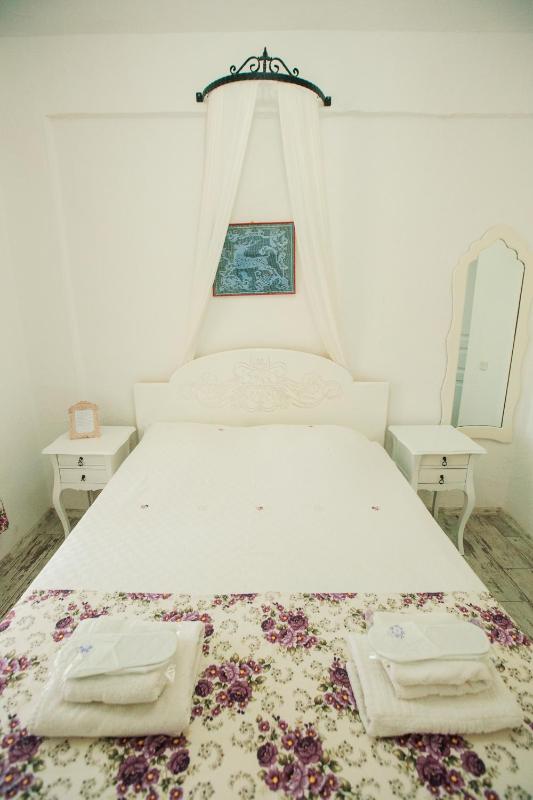 Double Room image 3