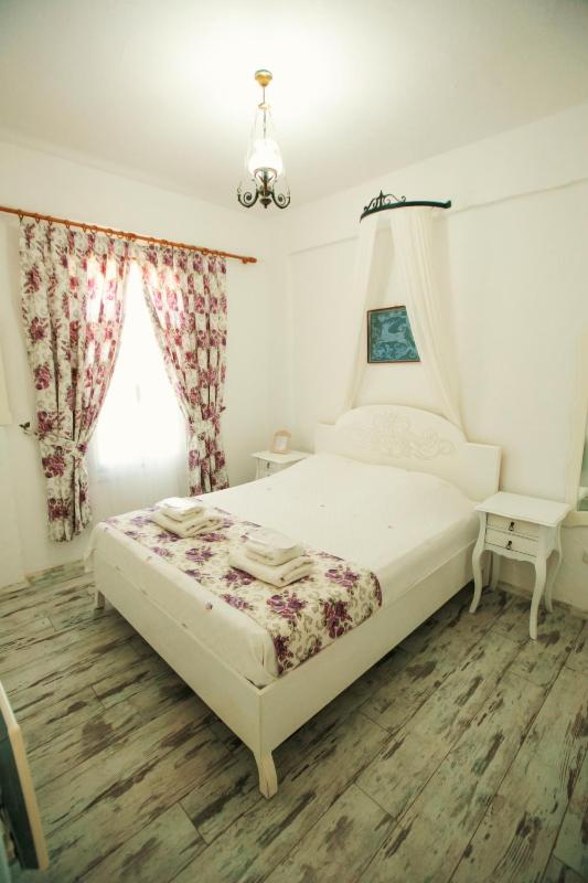 Double Room image 2