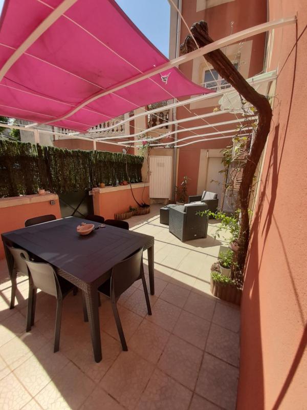 MAISON 100 M2, Terrasse 25 m2, Clim, 3 chbs avec tv, parking Images
