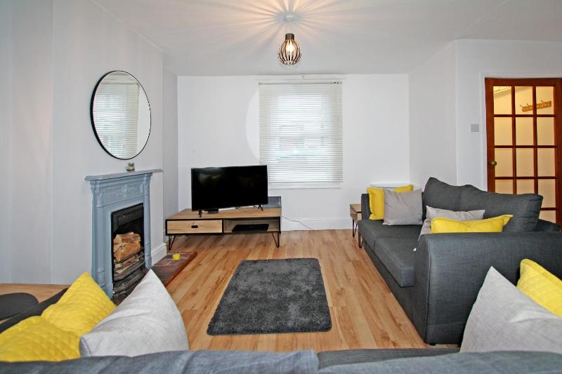 Two-Bedroom House image 2