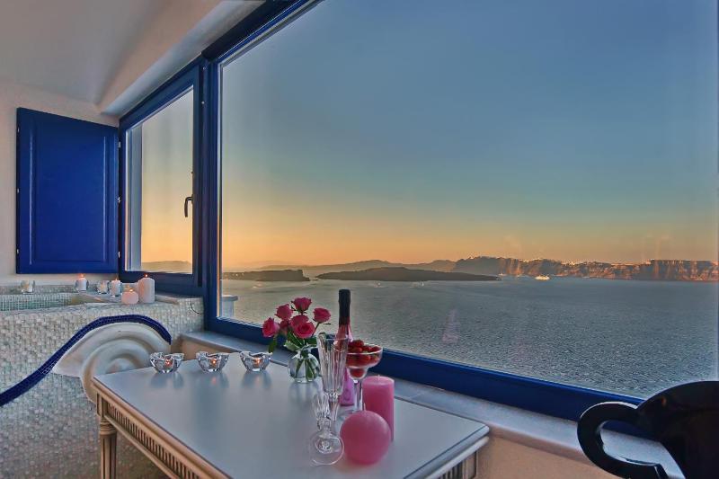 Suite with Private Pool image 1