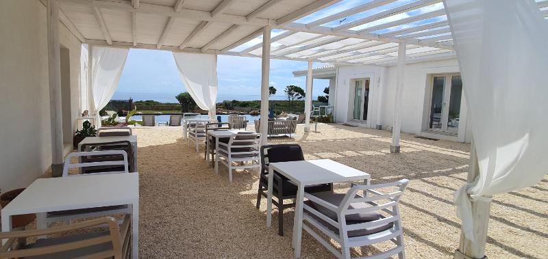Deluxe Double or Twin Room with Balcony image 4