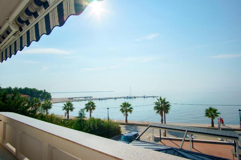 Apartment with Sea View image 1
