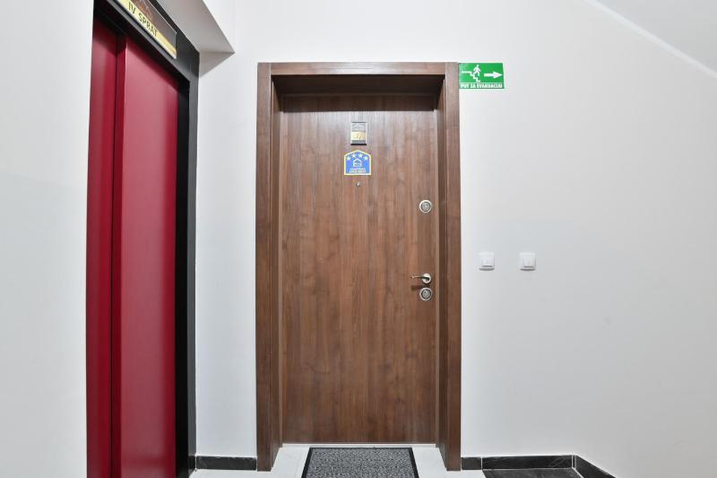 One-Bedroom Apartment image 3
