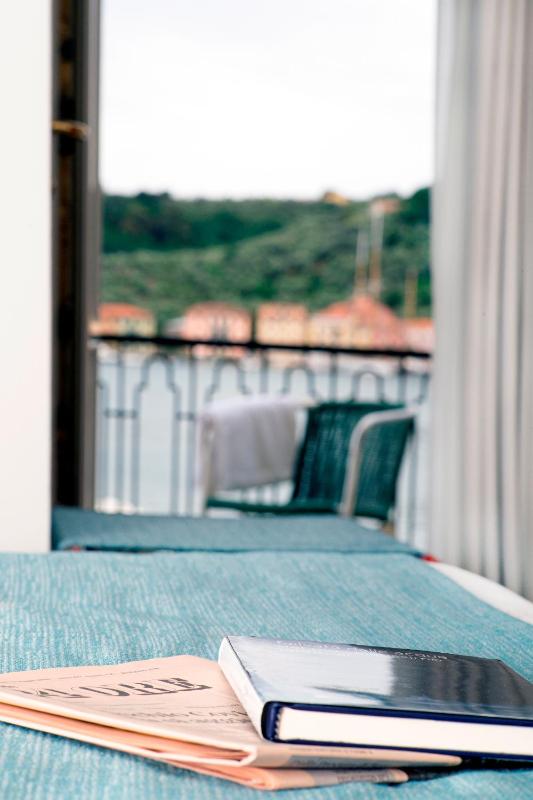 Double Room with Sea View image 3